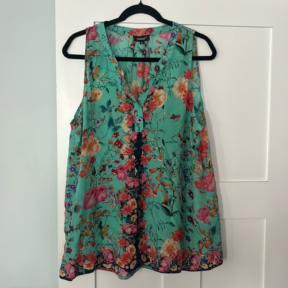 Silk sleeveless blouse with vibrant print, Tolani Camila Silk Blouse, never worn